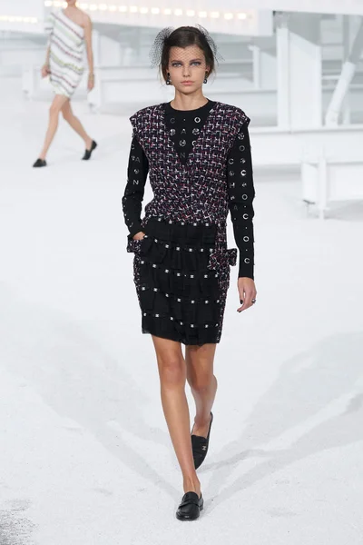 Look 14